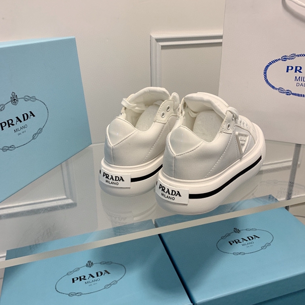 ブランド激安靴背面デザイン